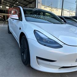 تسلا موديل 3